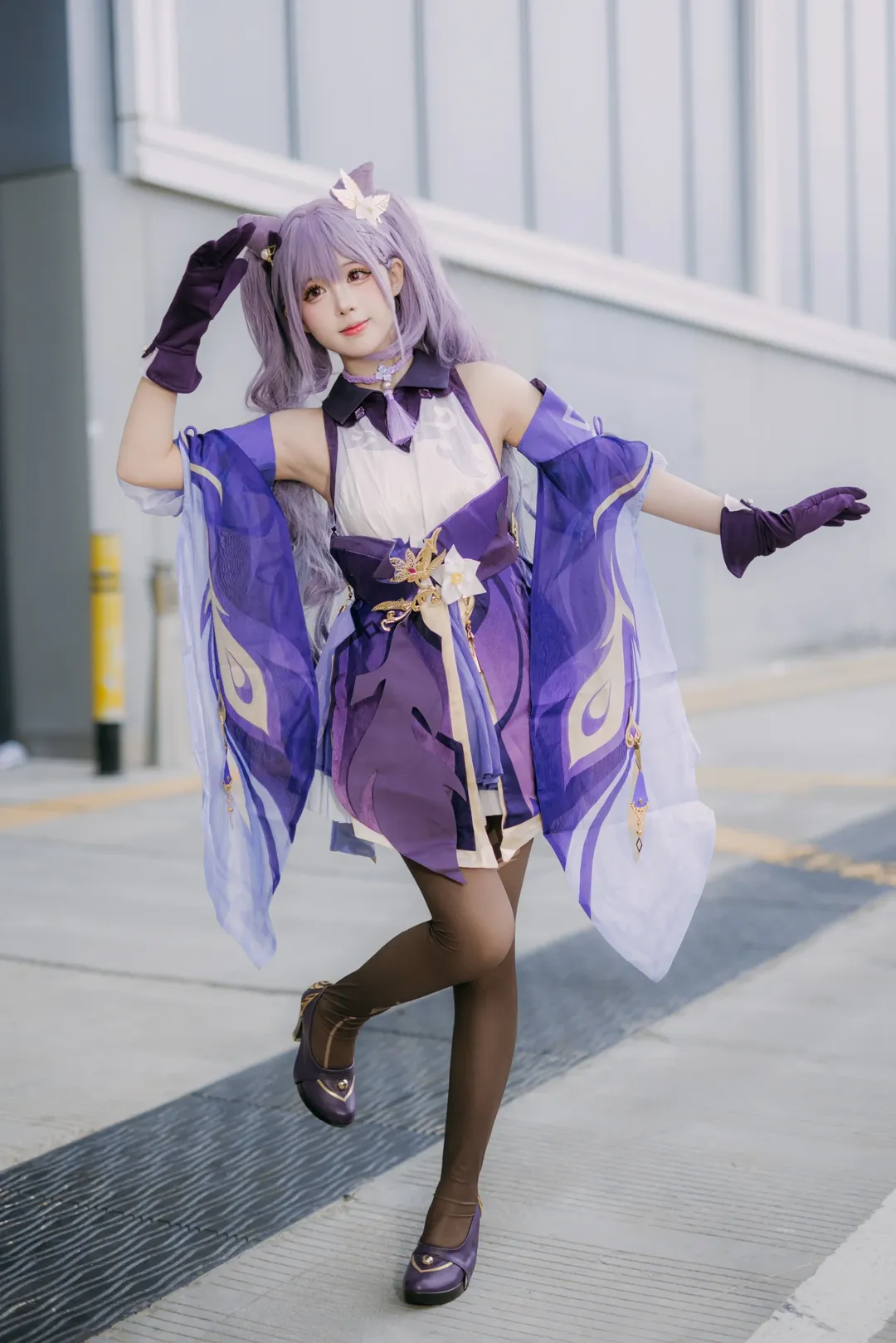 【刻晴コスプレ】深センAD02会場外速報写真、紫系コーデとストッキングのディテールで魅せる至高の表現 - 8 枚目