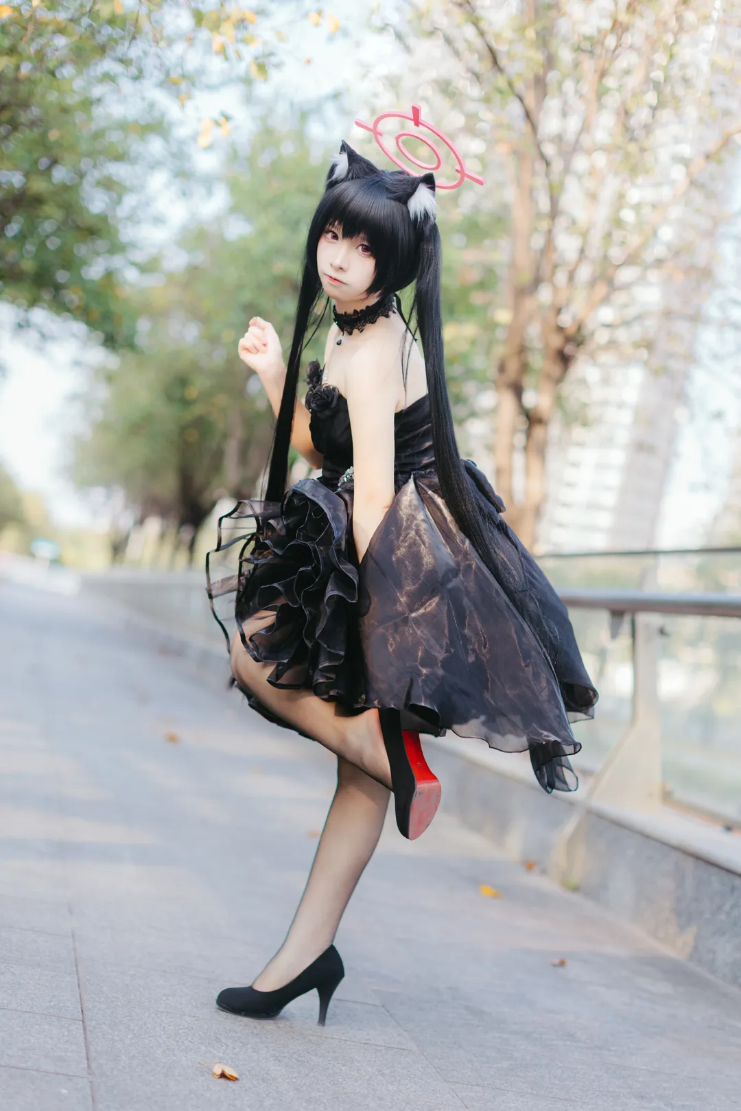 【黑见芹香cos】蔚蓝档案的猫猫，在水边和街道上收获好心情 - 第 3 张