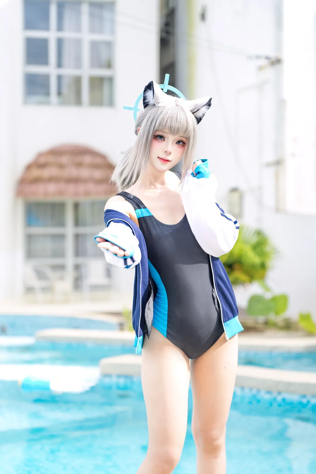 [Shiroko Sunaookami Cosplay] Refreshing Memories of the Summer Poolside - Image 2