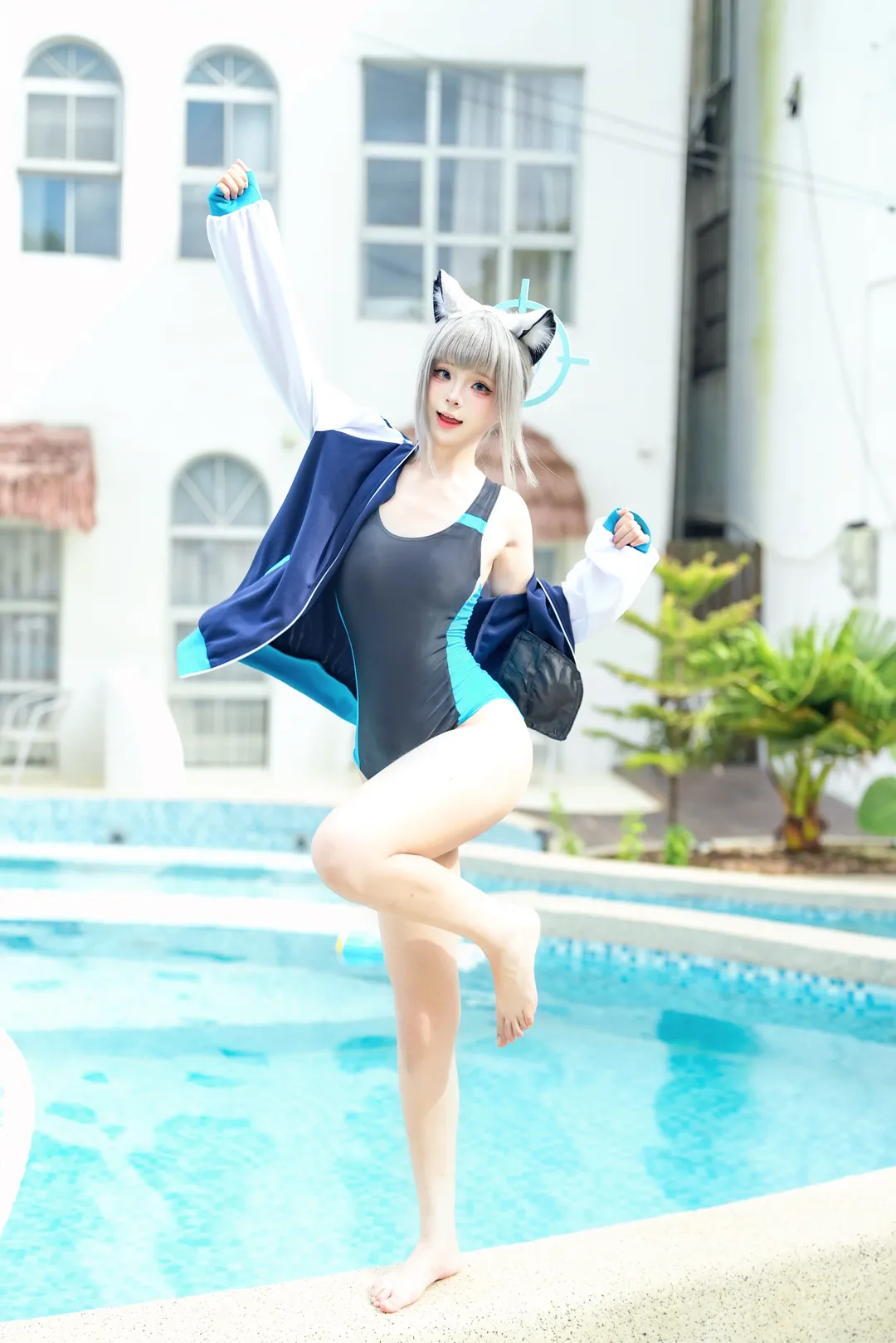 [Shiroko Sunaookami Cosplay] Refreshing Memories of the Summer Poolside - Image 3