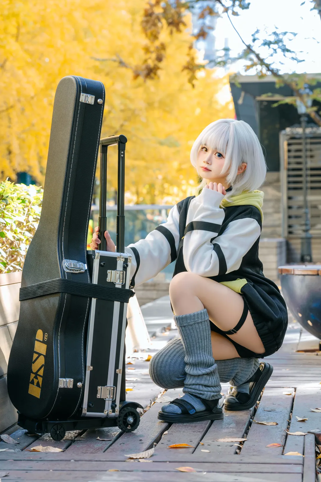 【要楽奈コスプレ】BanG Dream! It's MyGO!!!!!の秋の気配の中で気ままに演奏 - 2 枚目