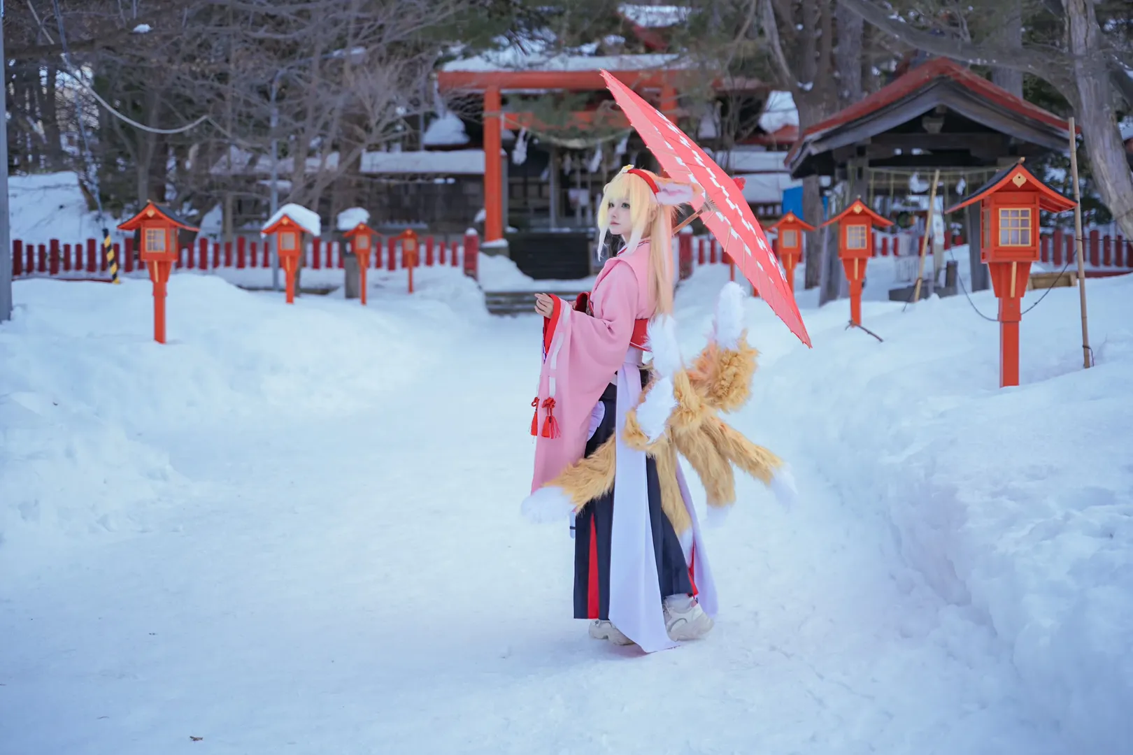 【铃兰cos】明日方舟雪景打卡，去晚了天黑也圆梦了 - 第 11 张