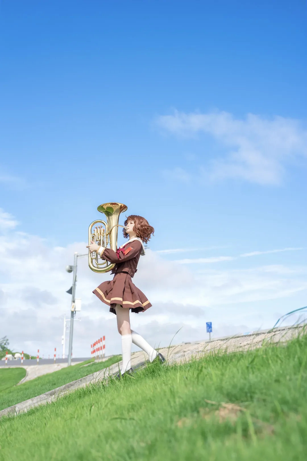 【黄前久美子cos】拿着上低音号在海边奔跑的夏日体验 - 第 1 张