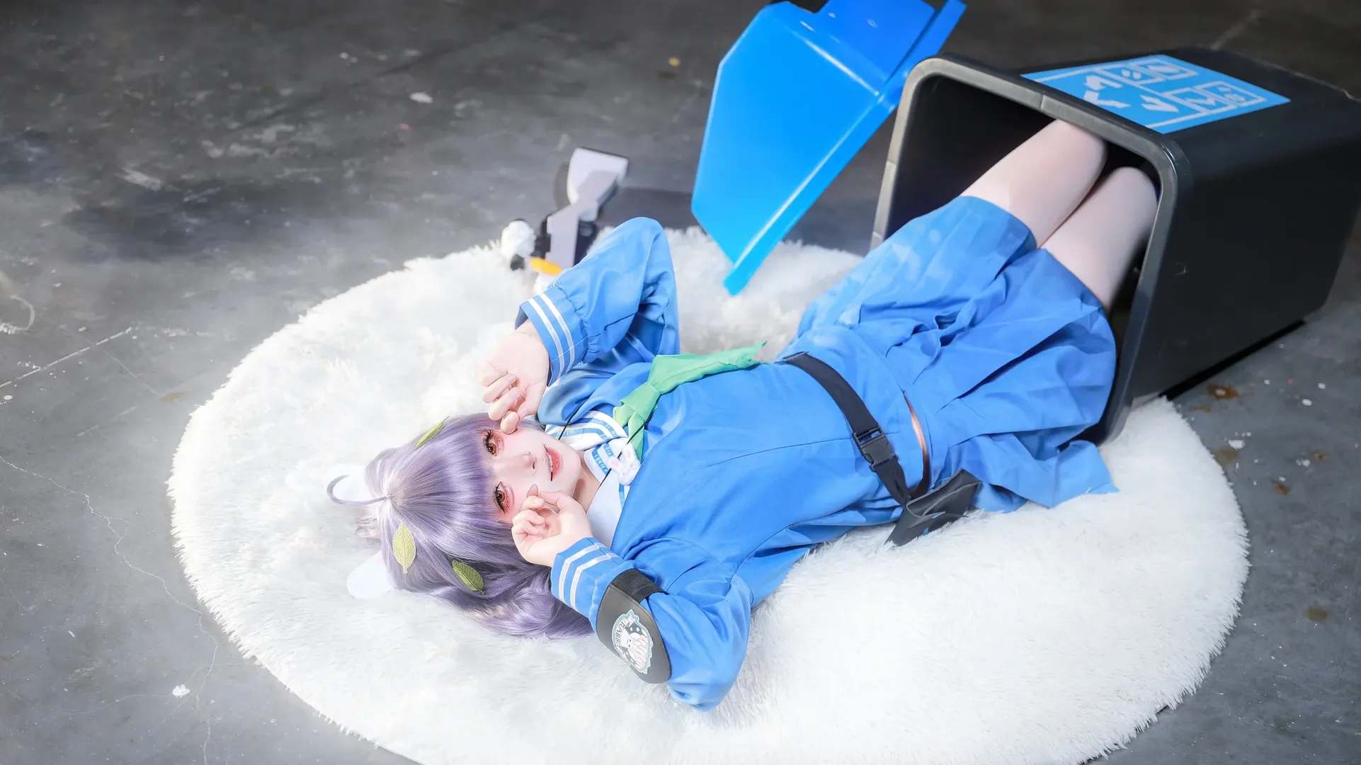 【霞泽美游cos】与垃圾箱和战术装备的一日拍摄记录 - 第 1 张