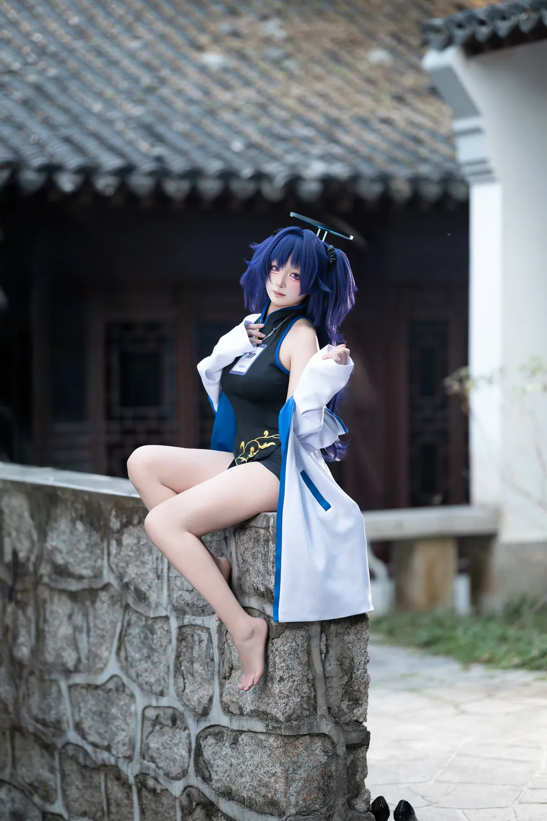 【早濑优香cos】蔚蓝档案的中式庭院旗袍与赤足瞬间