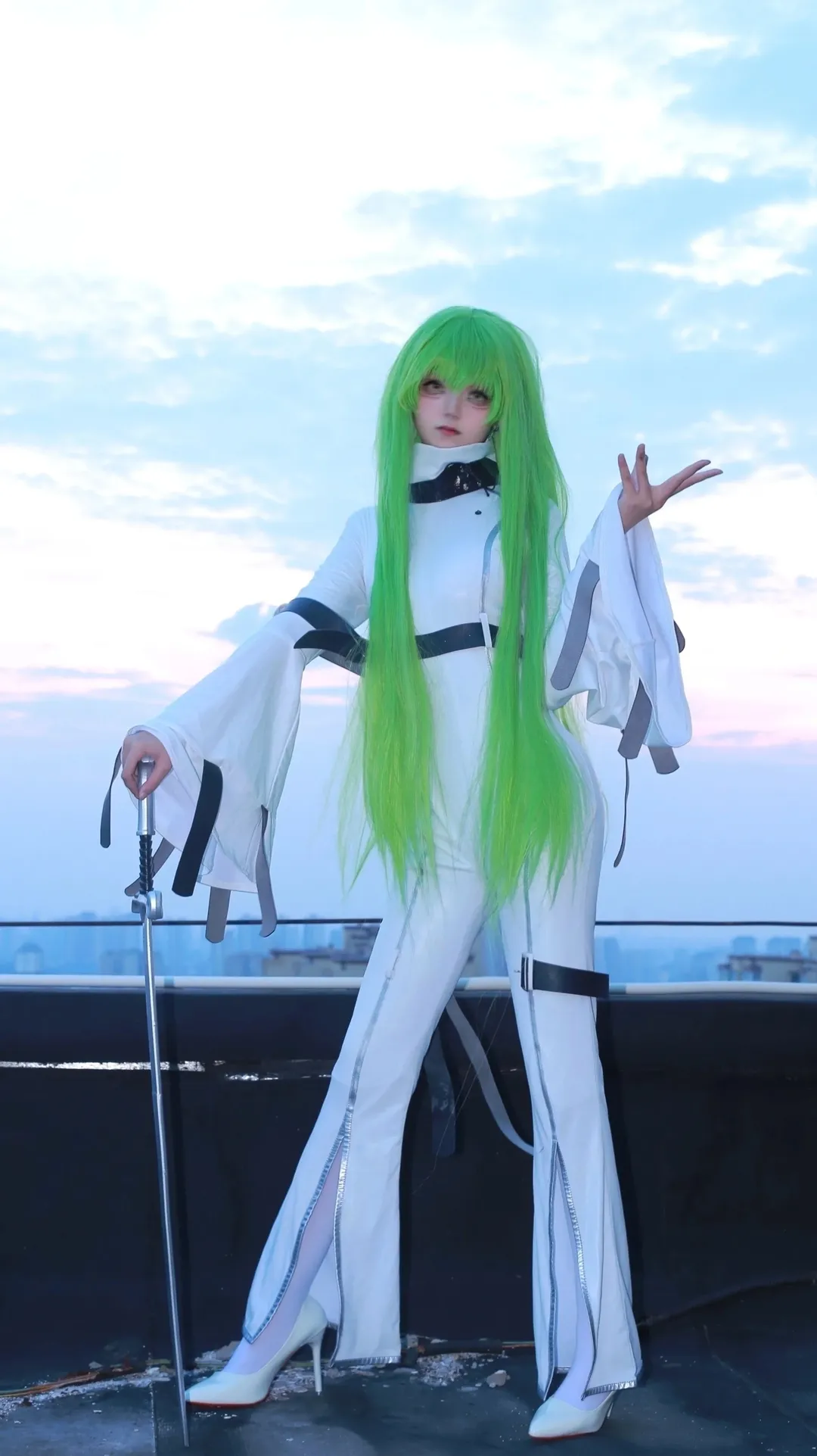 【CCcos】黄昏天台上的纯白优雅与银色手杖