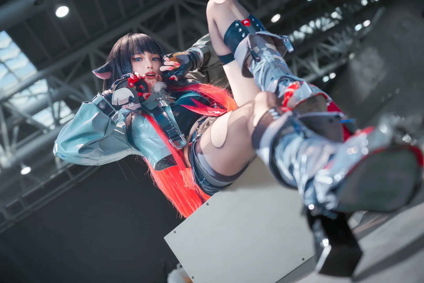 【简杜cos】绝区零特工造型的漫展场照与动作分享 - 第 2 张