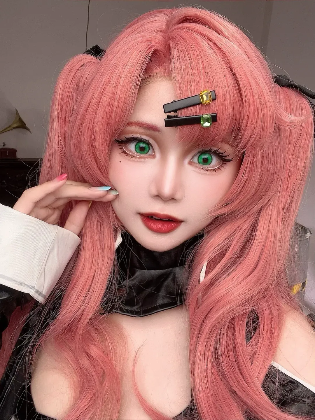 【妮可cos】绝区零狡兔屋的粉红风暴