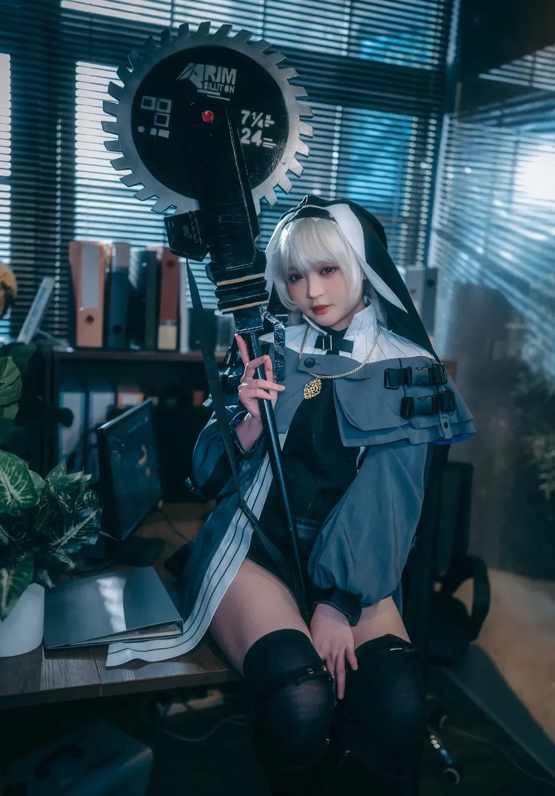 【幽灵鲨cos】明日方舟里的切割者，暗室里的冷艳修女 - 第 1 张