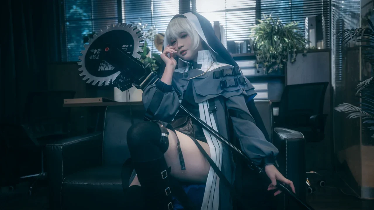 【幽灵鲨cos】明日方舟里的切割者，暗室里的冷艳修女 - 第 3 张