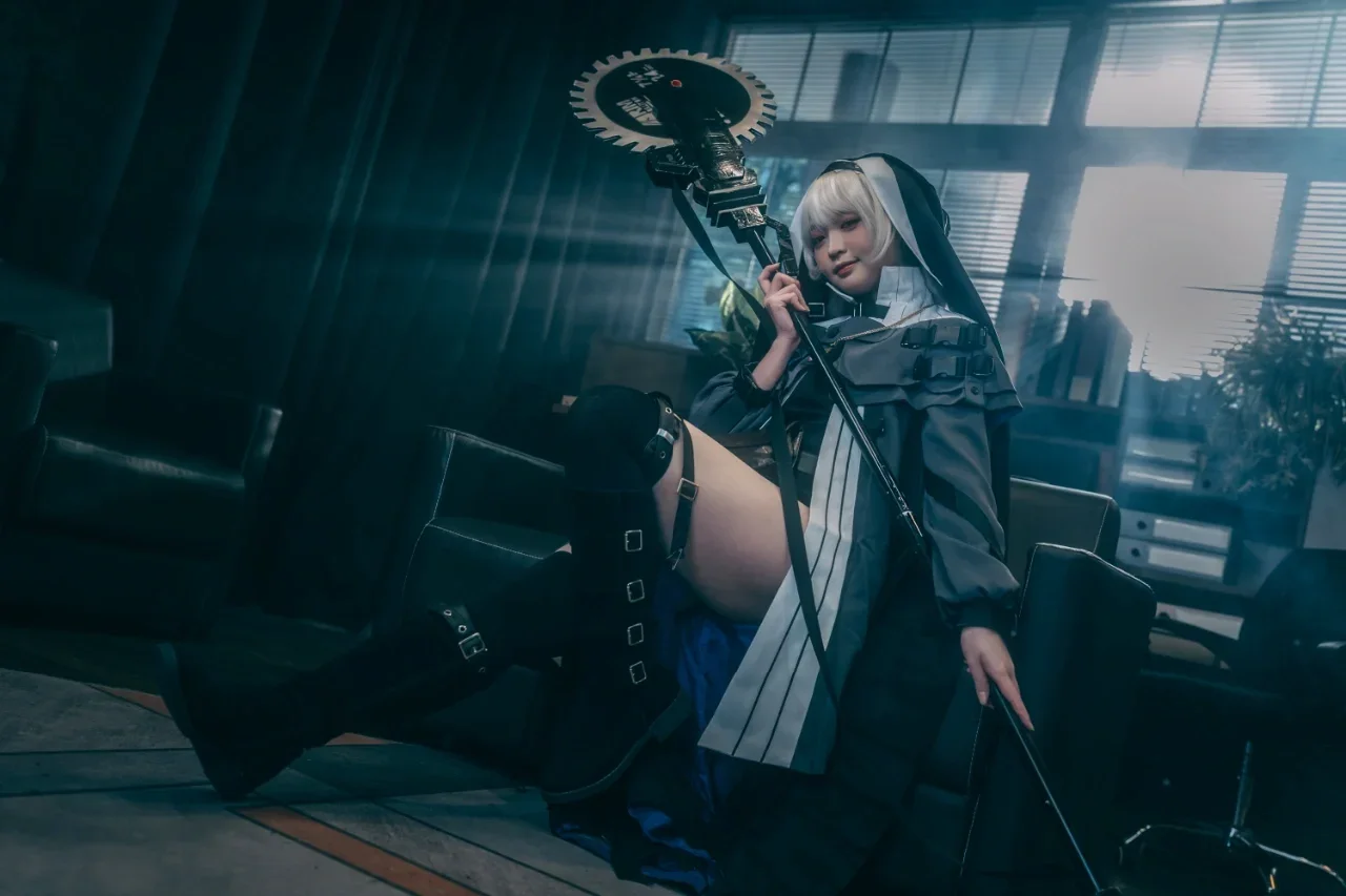 【幽灵鲨cos】明日方舟里的切割者，暗室里的冷艳修女 - 第 9 张