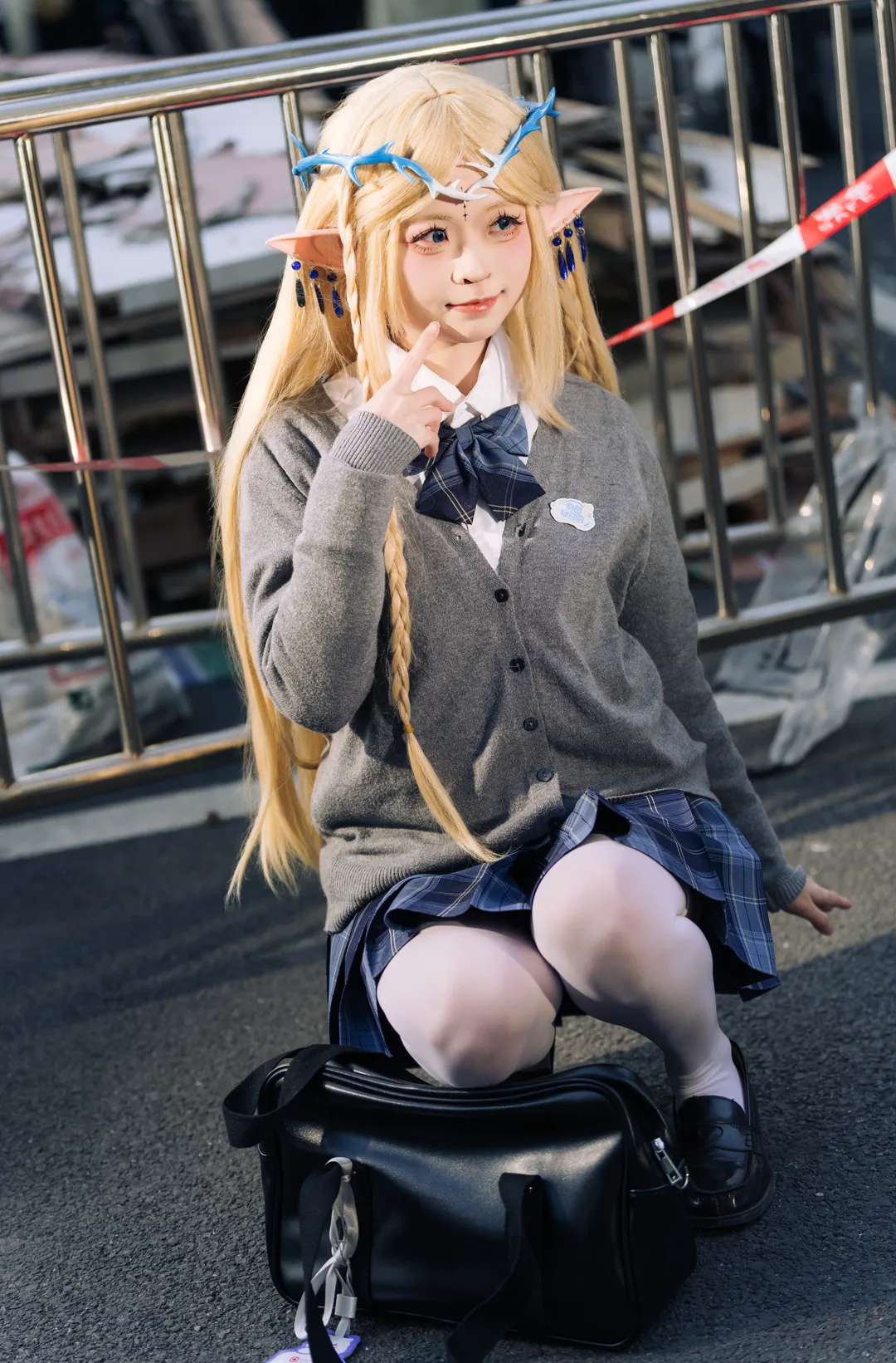 【卡提希婭cos】這套鳴潮JK外拍搭配白絲很出片 - 第 3 張