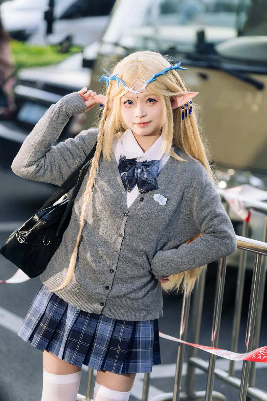 【卡提希婭cos】這套鳴潮JK外拍搭配白絲很出片 - 第 7 張