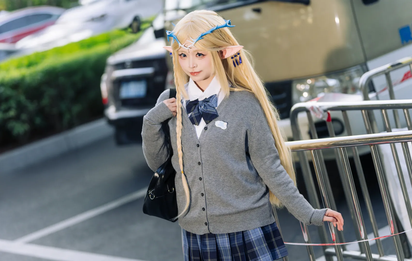 【卡提希婭cos】這套鳴潮JK外拍搭配白絲很出片 - 第 8 張