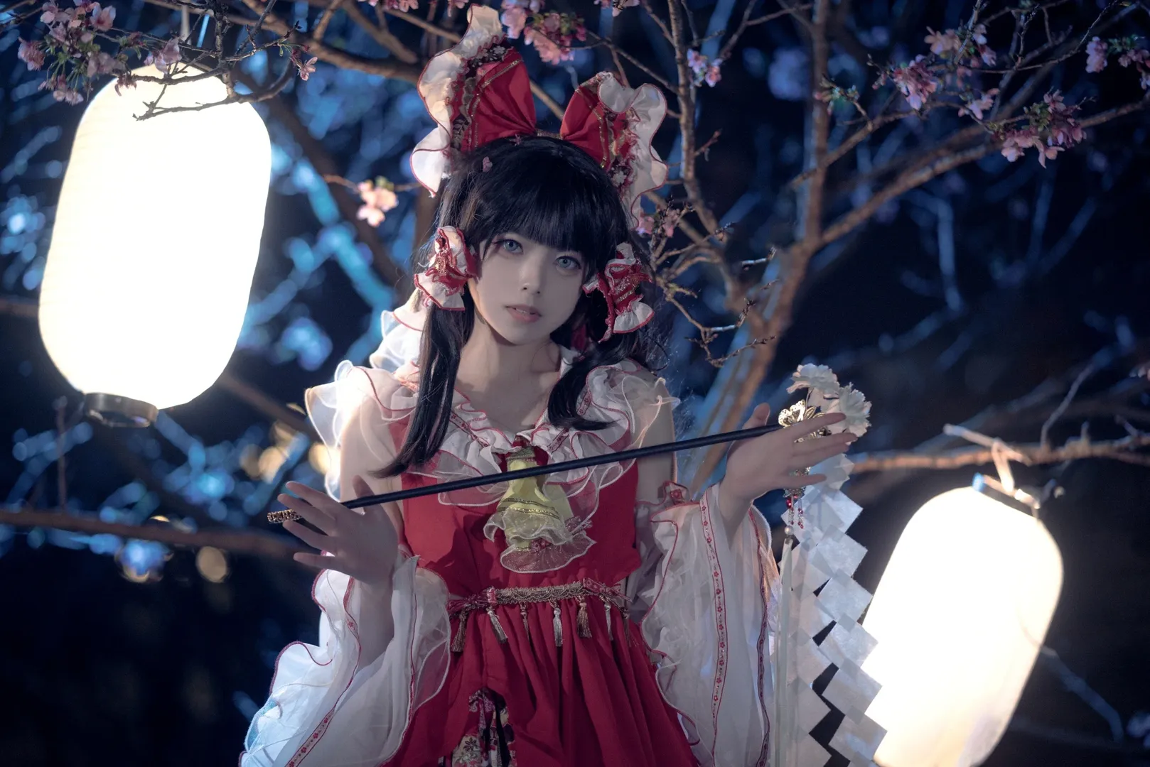 【博丽灵梦cos】东方project夜樱花下的巫女 - 第 11 张