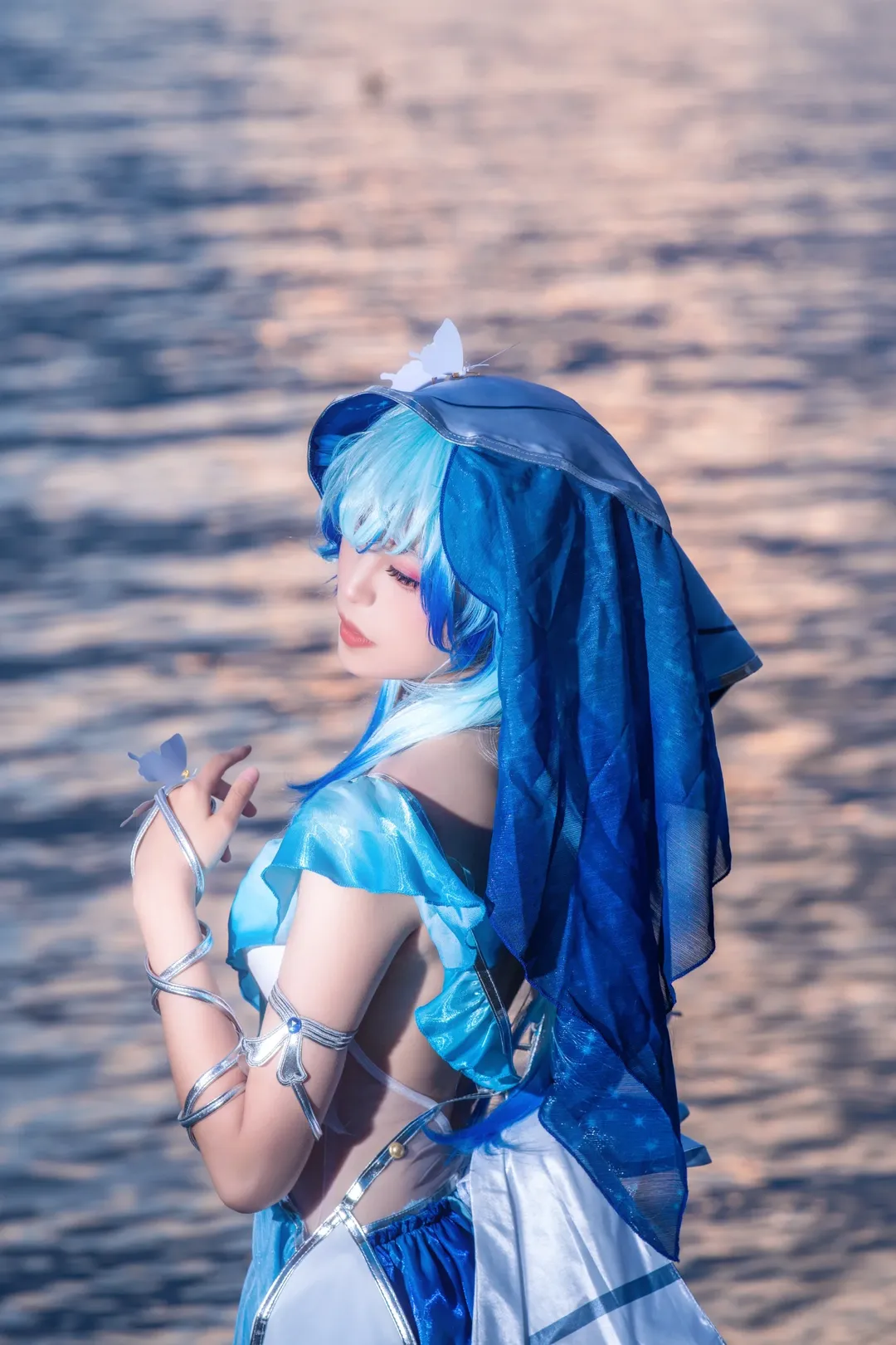【守岸人cos】在水边与蝴蝶共舞，唤醒潮汐之力 - 第 6 张