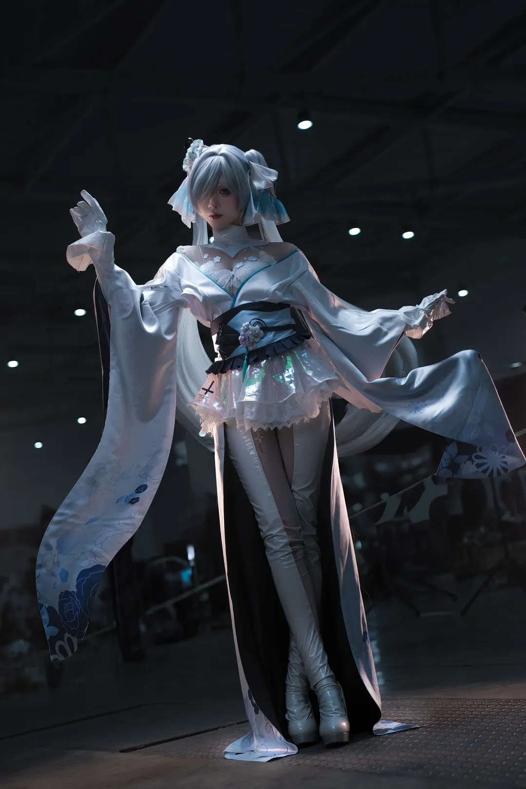 【灰姑娘cos】胜利女神周年礼服，顶光下的质感呈现