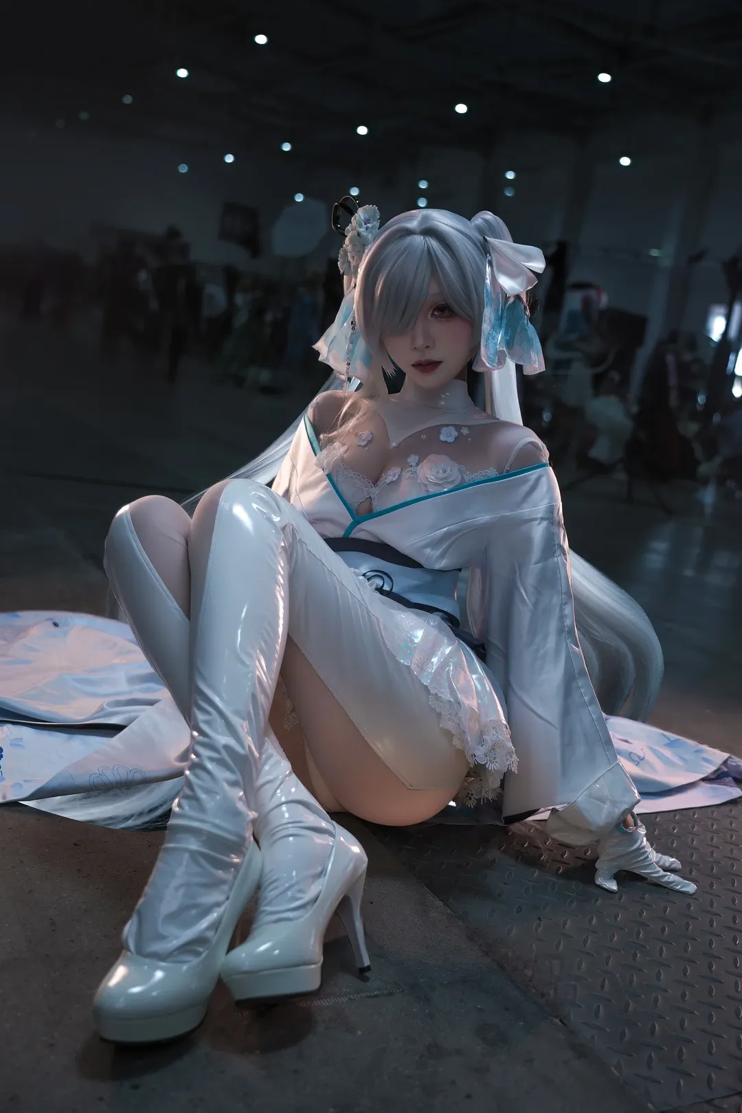 【灰姑娘cos】胜利女神妮姬中的暗光与白靴