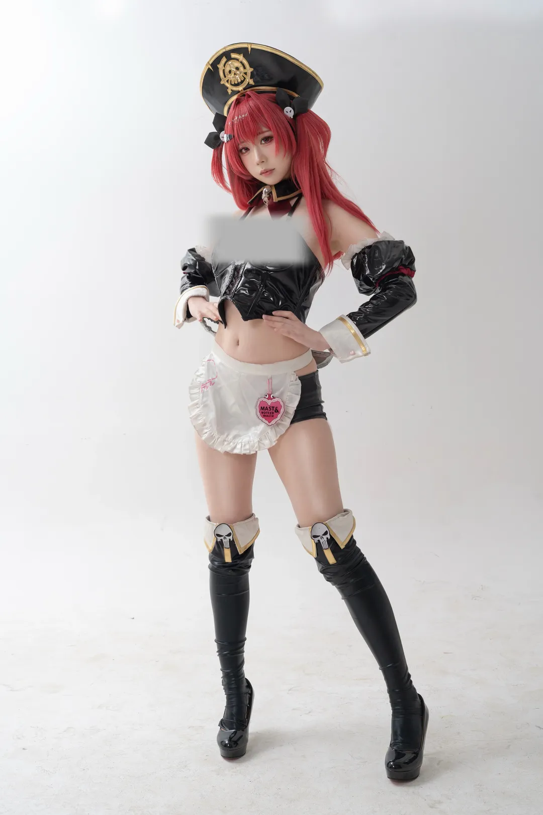 【Master cosplay】The Pirate Maid from Goddess of Victory: A Contrast-Style Photoshoot Showcase - Image 2
