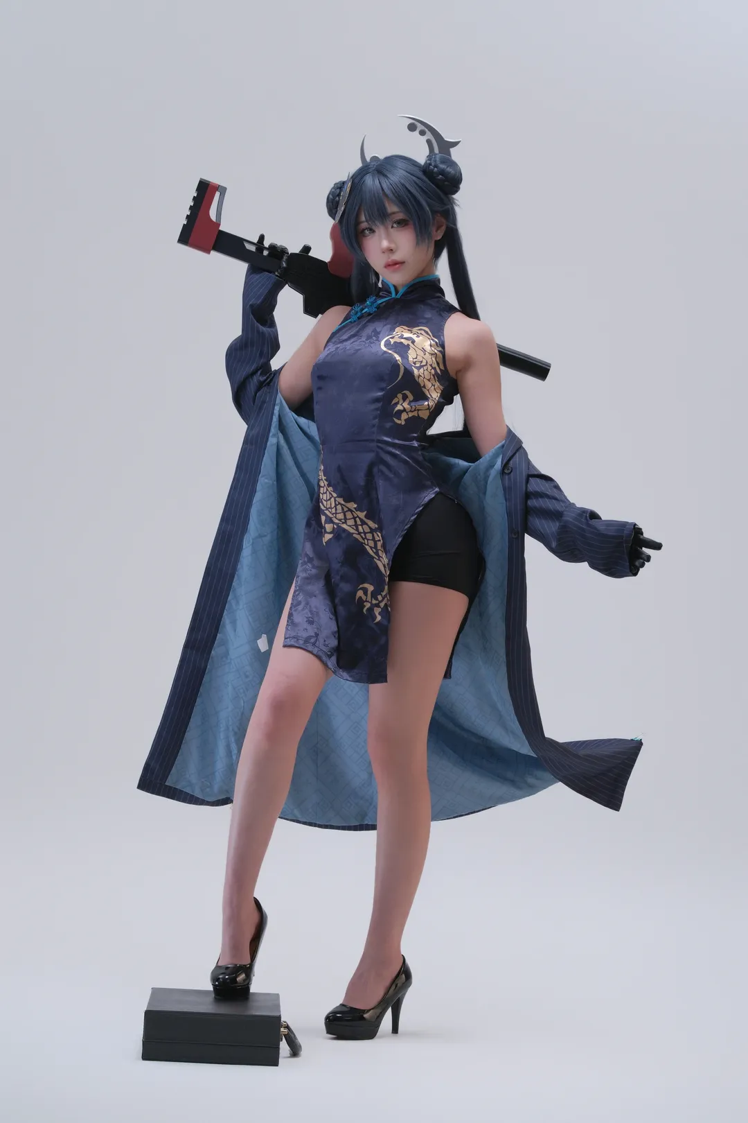 【妃咲cos】蔚蓝档案里的黑道大小姐，慵懒又凌厉的棚拍瞬间