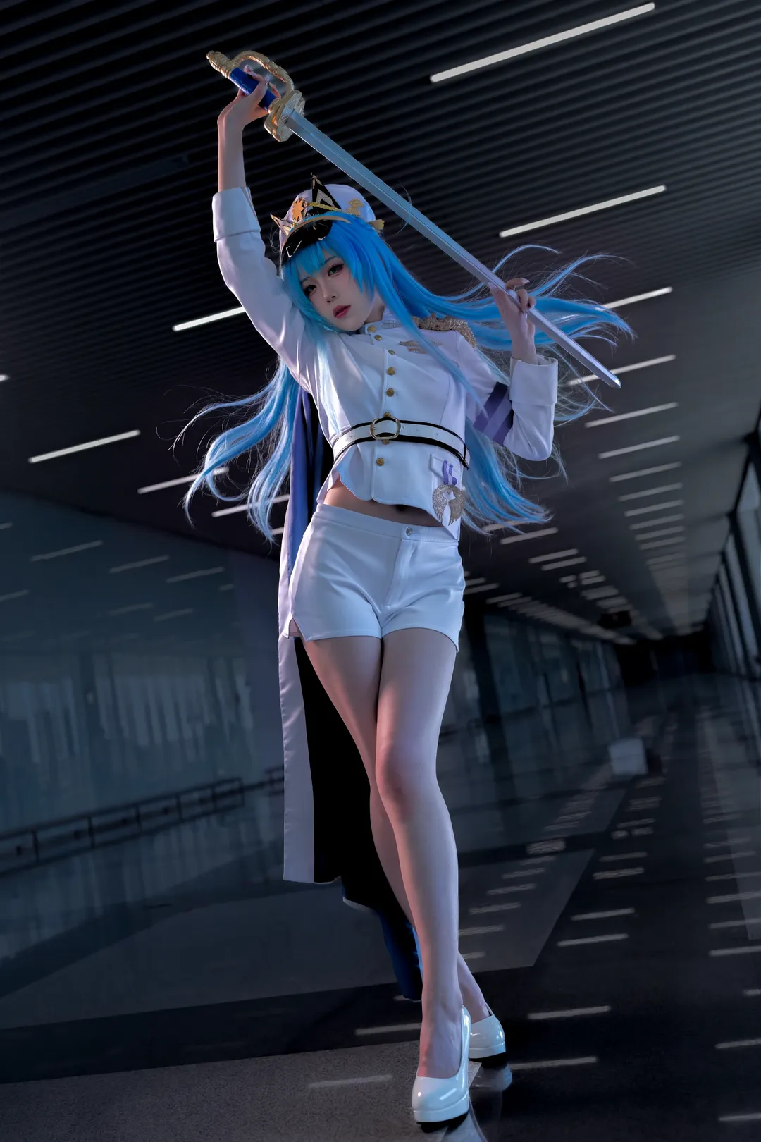[海伦cos] NIKKE胜利女神的海军风制服与长剑 - 第 2 张