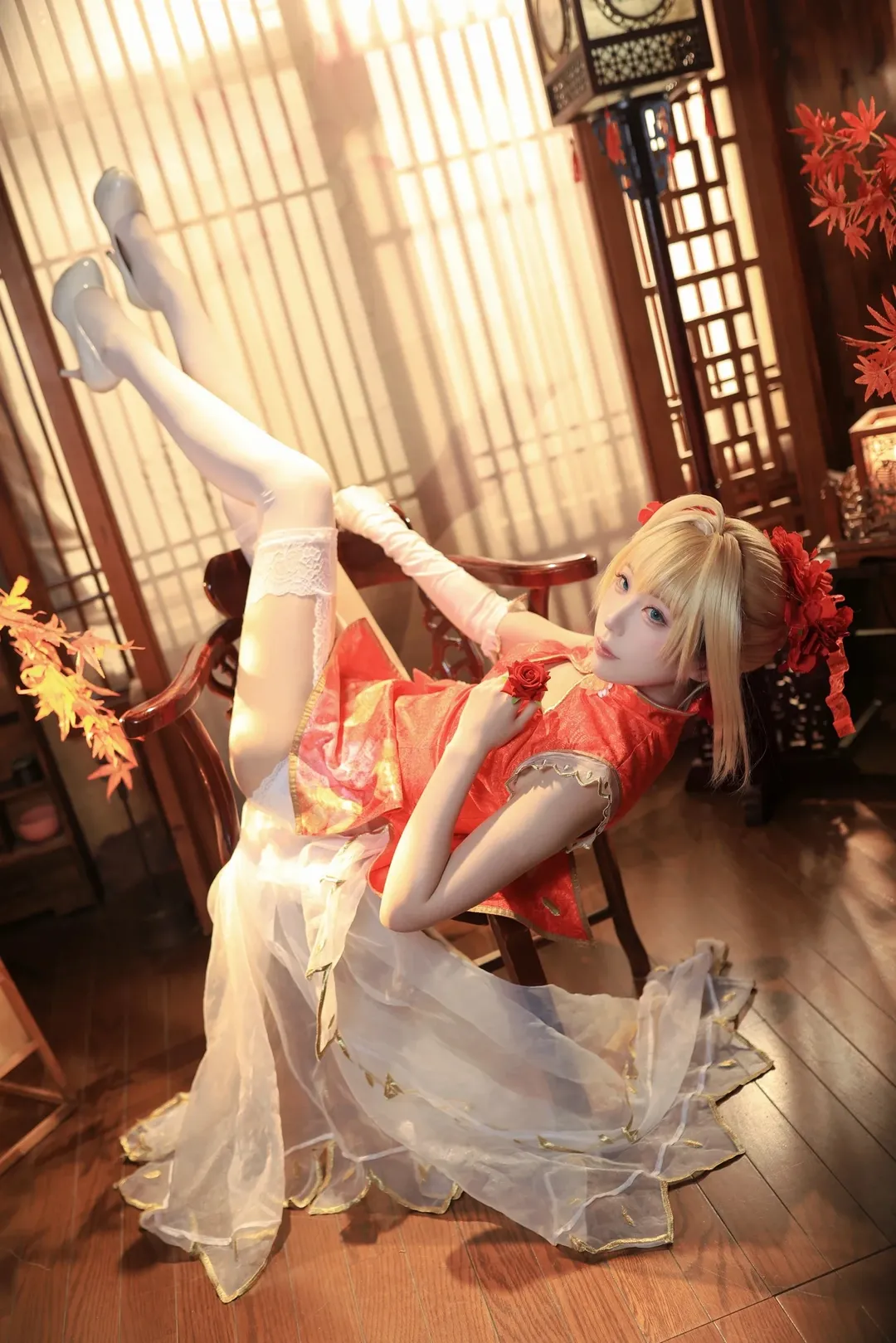 【尼禄cos】红枫与暖光下的旗袍少女，捕捉那一点少女心