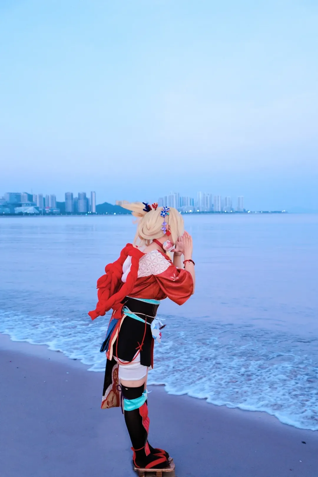 【宵宫cos】原神中的夏日烟火，海风也吹不散的热情。 - 第 2 张