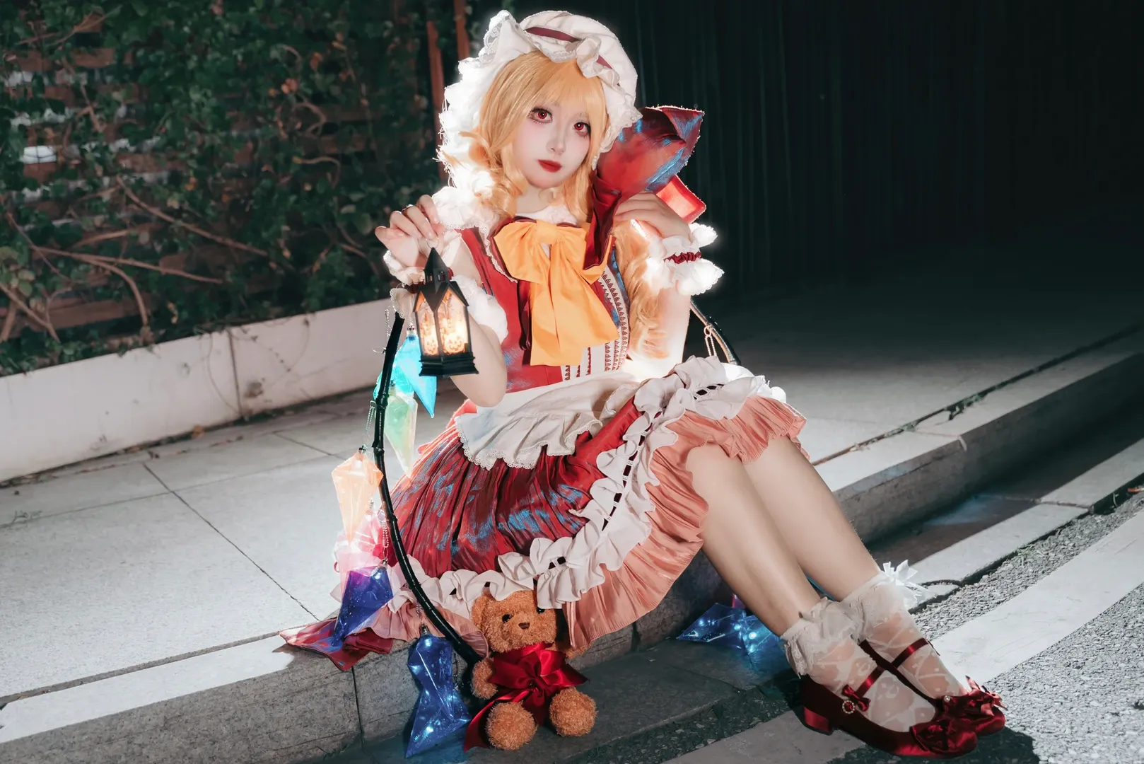 【芙兰朵露斯卡雷特cos】东方project夜晚街头的提灯与发光宝石 - 第 2 张
