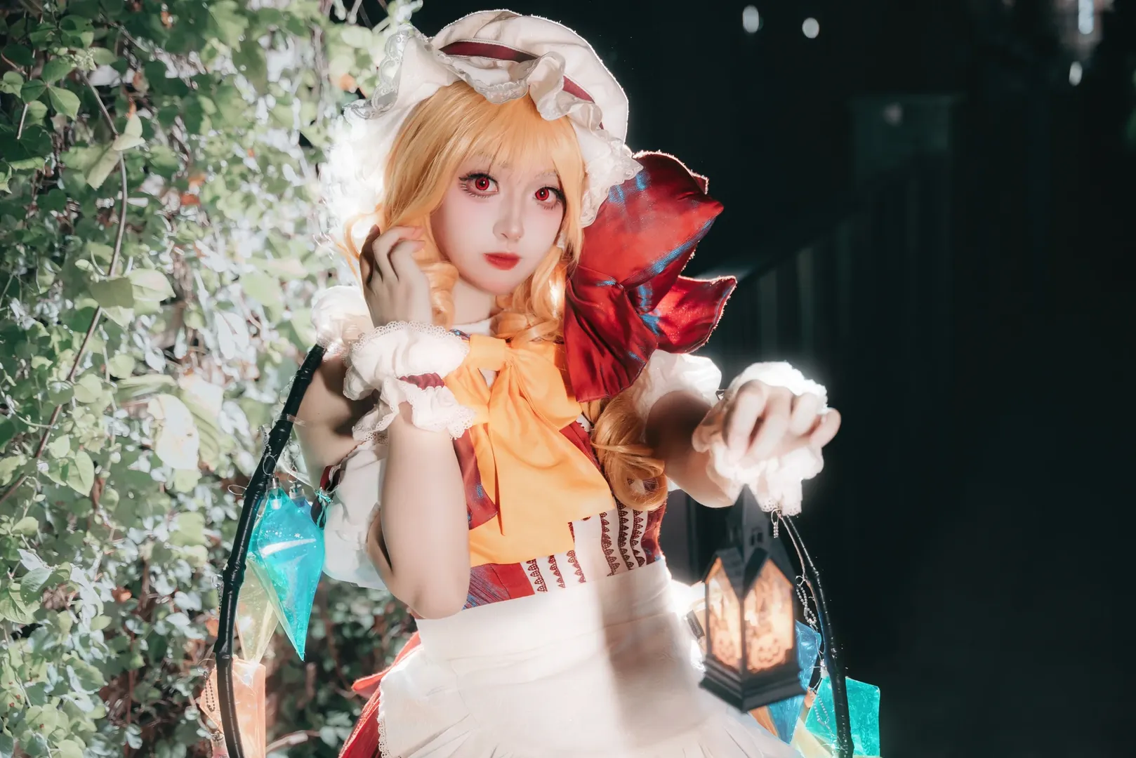 【芙兰朵露斯卡雷特cos】东方project夜晚街头的提灯与发光宝石 - 第 5 张