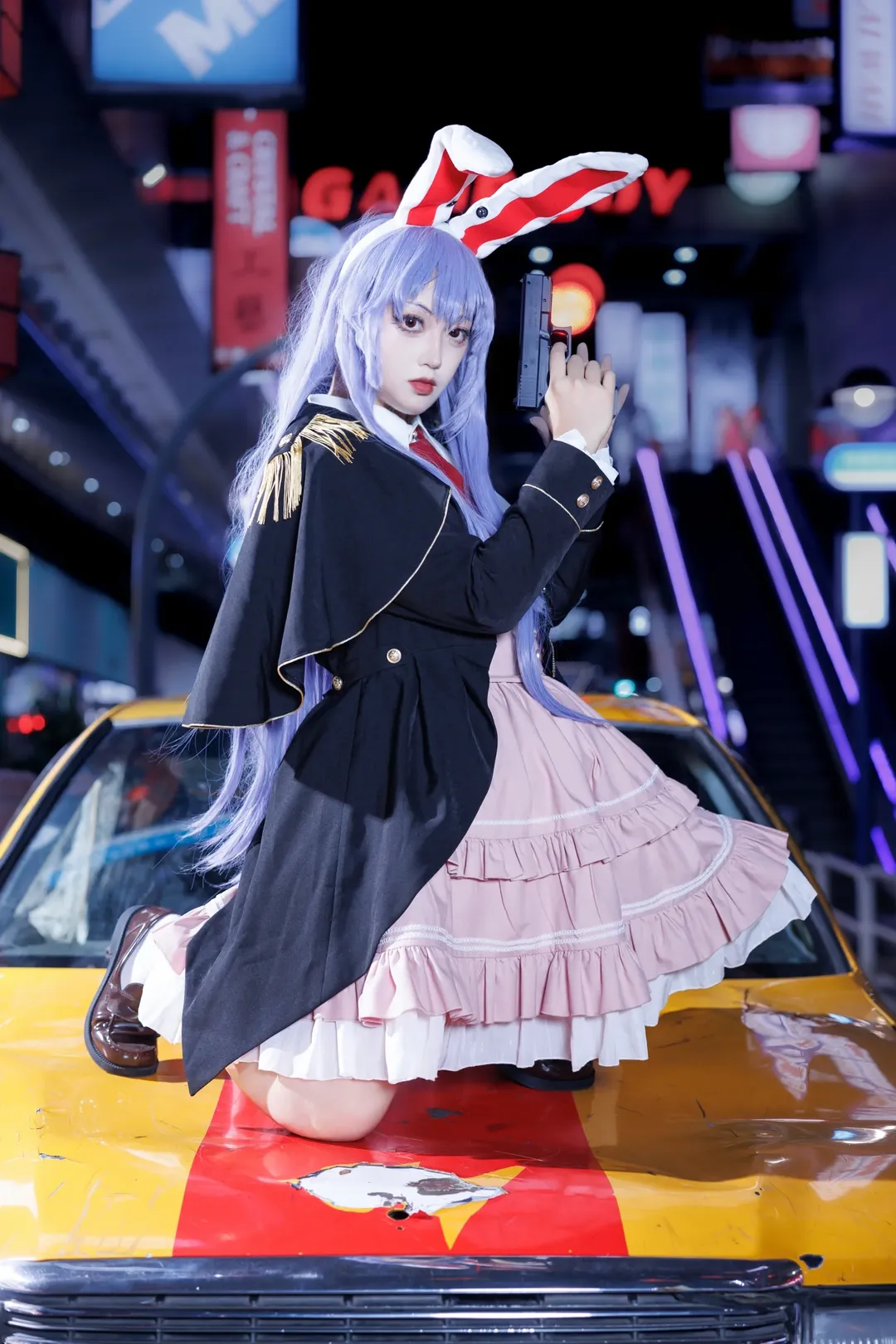 【铃仙优昙华院因幡cos】东方project的暗夜街角，持枪兔耳的致命反差 - 第 8 张