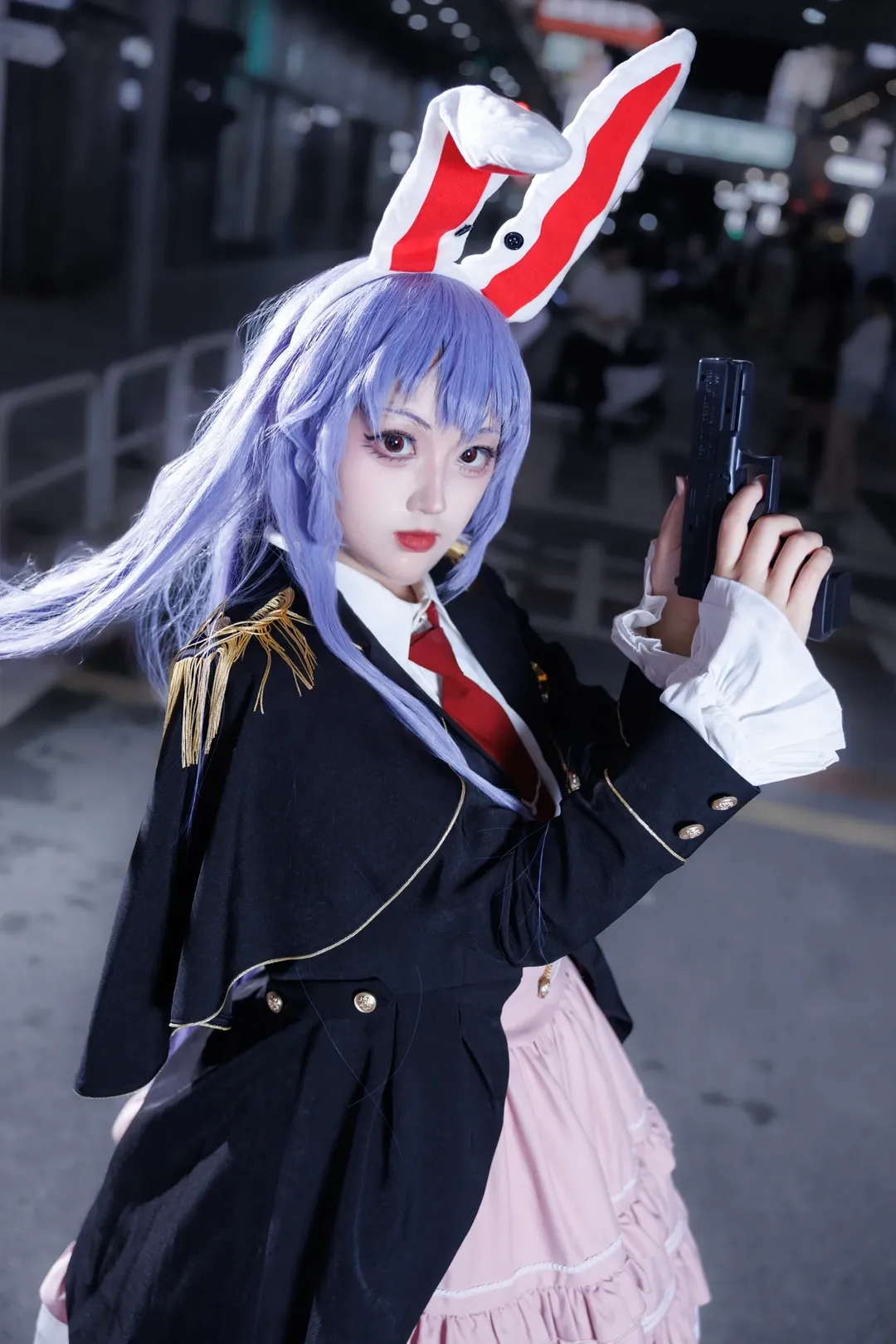【铃仙优昙华院因幡cos】东方project的暗夜街角，持枪兔耳的致命反差 - 第 9 张