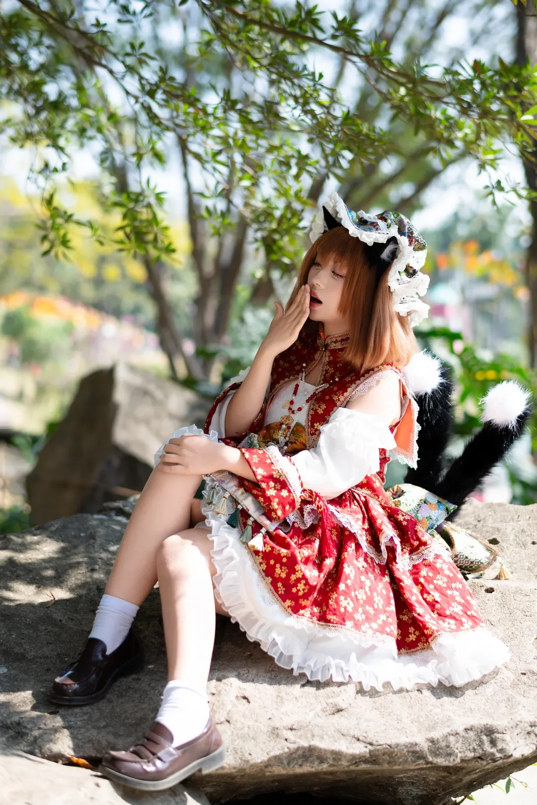 【Chen cosplay】Touhou Project: The Red Dress Cat Girl by the Fountain - Image 9
