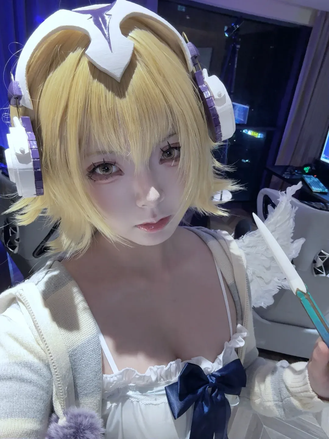【メタトロンコスプレ】『Fate/Grand Order』の怠惰な日常のお部屋視点 - 1 枚目