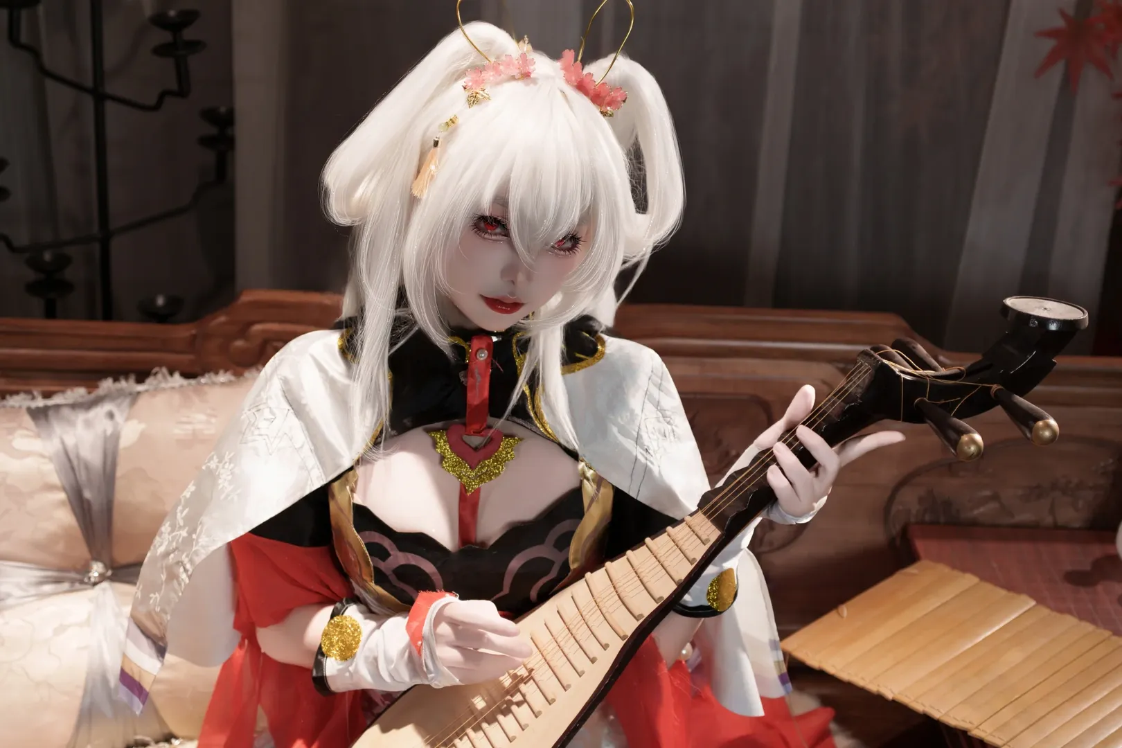 【德丽莎cos】古风光影中的月下旗袍，侧卧与弹奏皆成风景 - 第 3 张