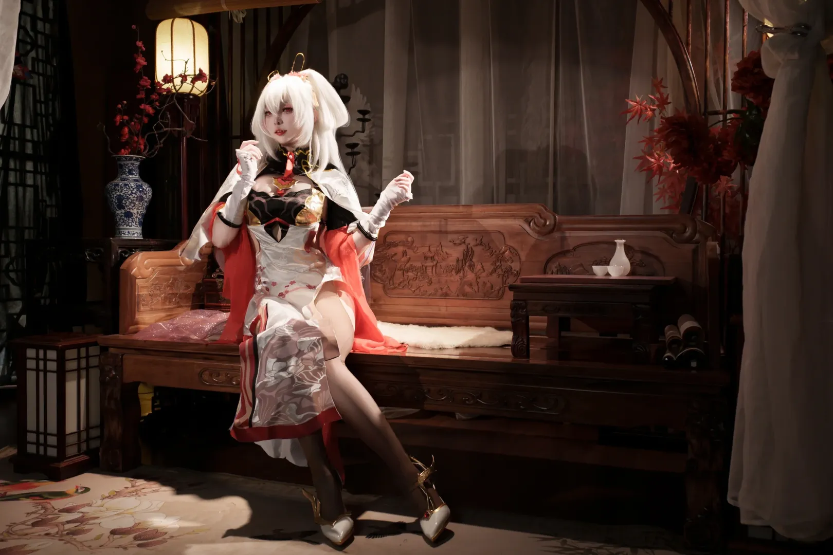 【德丽莎cos】古风光影中的月下旗袍，侧卧与弹奏皆成风景 - 第 4 张