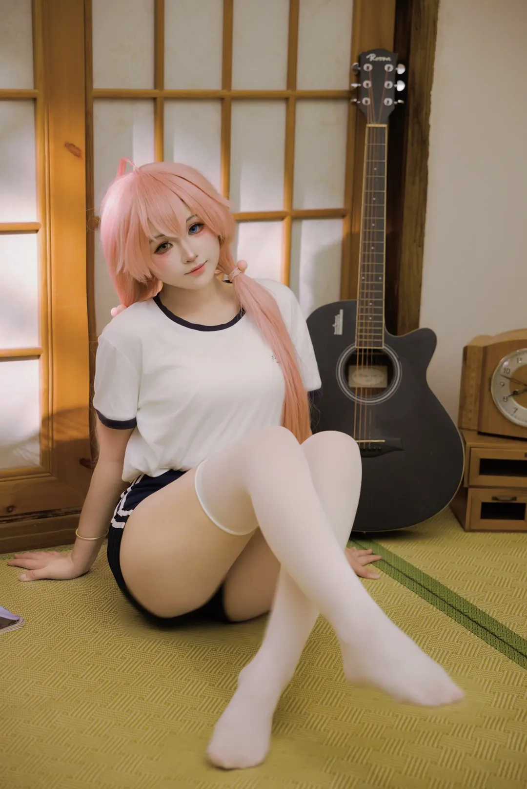 【小鸟游星野cos】在榻榻米上弹吉他的午后日常