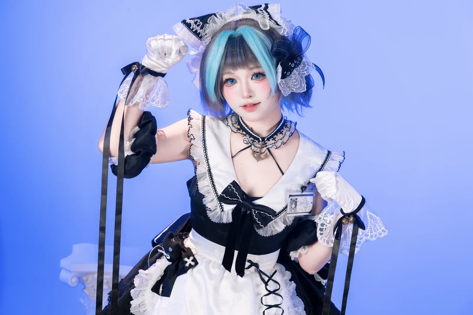 【柴郡cos】碧蓝航线里的黑白女仆装，冷色调棚拍 - 第 2 张