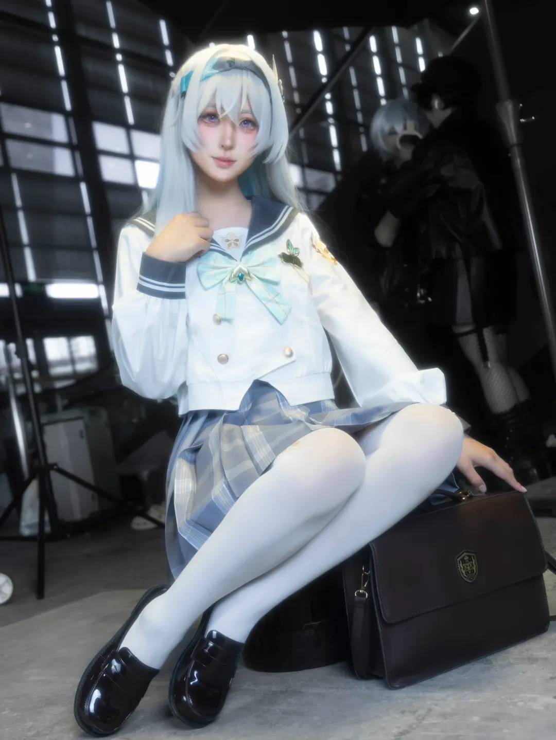 【ホタル コスプレ】『崩壊：スターレイル』オフラインイベント写真、インダストリアル風倉庫でのカジュアルな記録 - 2 枚目