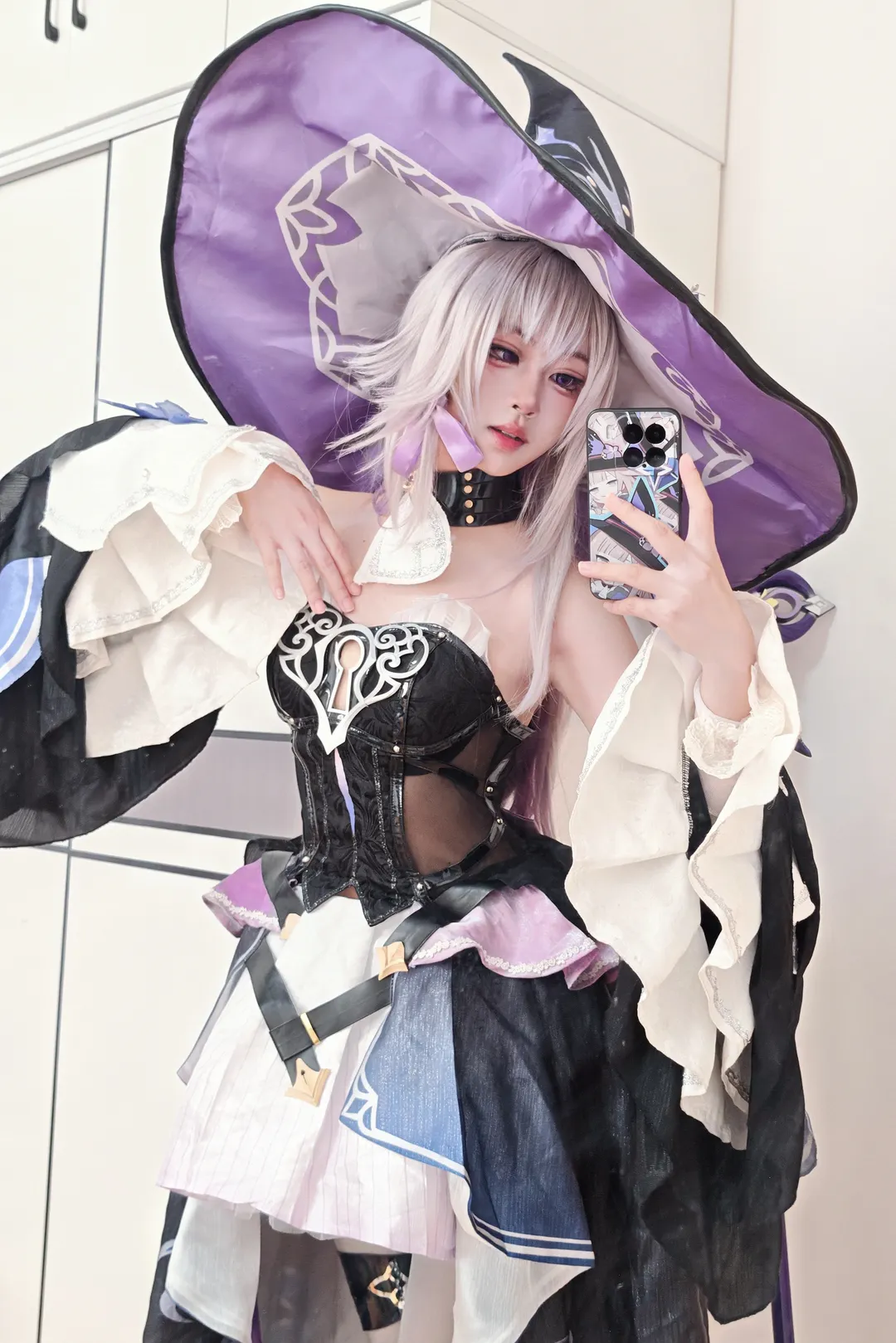 崩坏星穹铁道大黑塔cos，细节满满的魔女风装扮 - 第 2 张