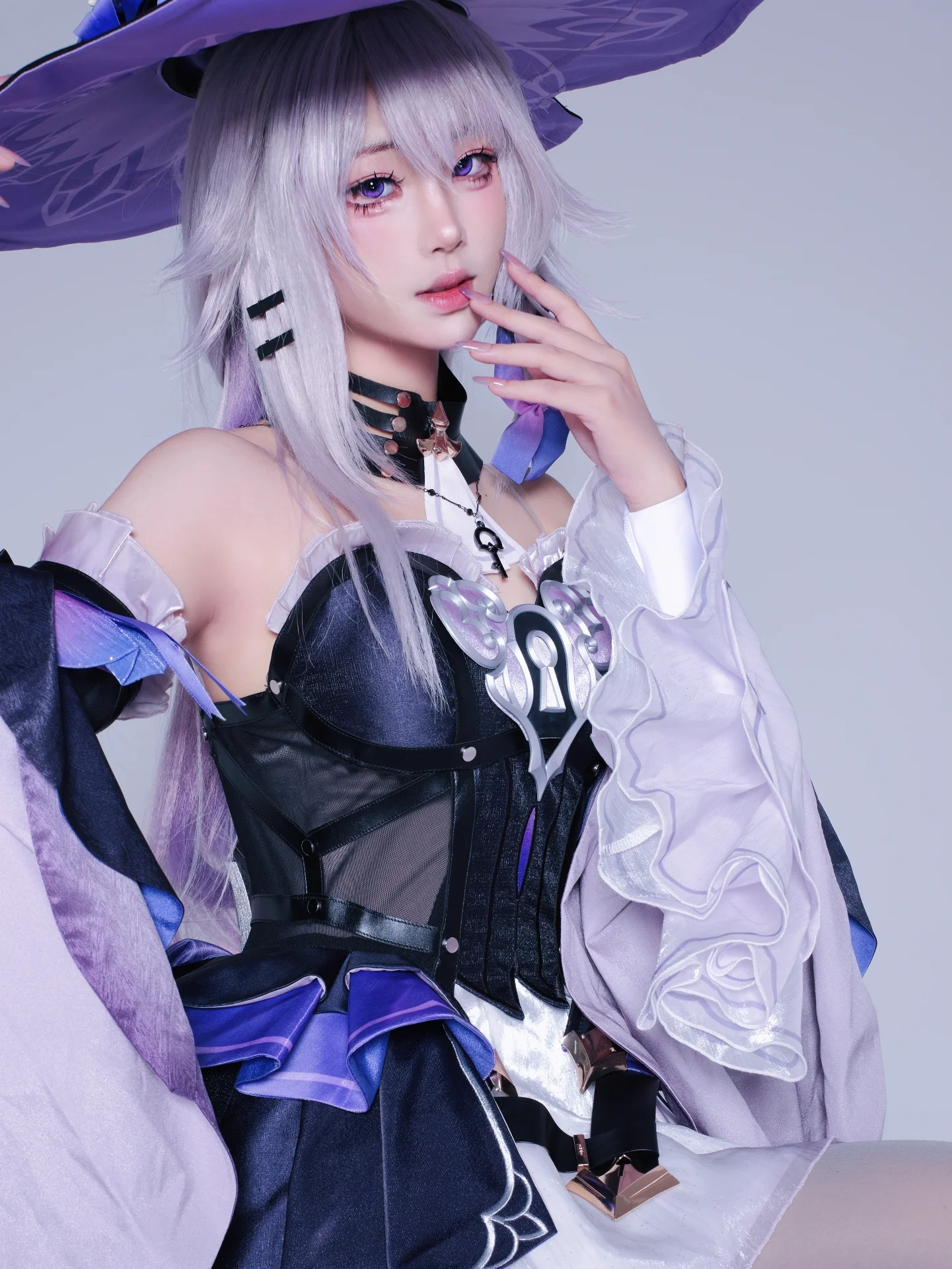【大黑塔cos】帽子尖尖的魔女，星穹列车的优雅身影 - 第 1 张
