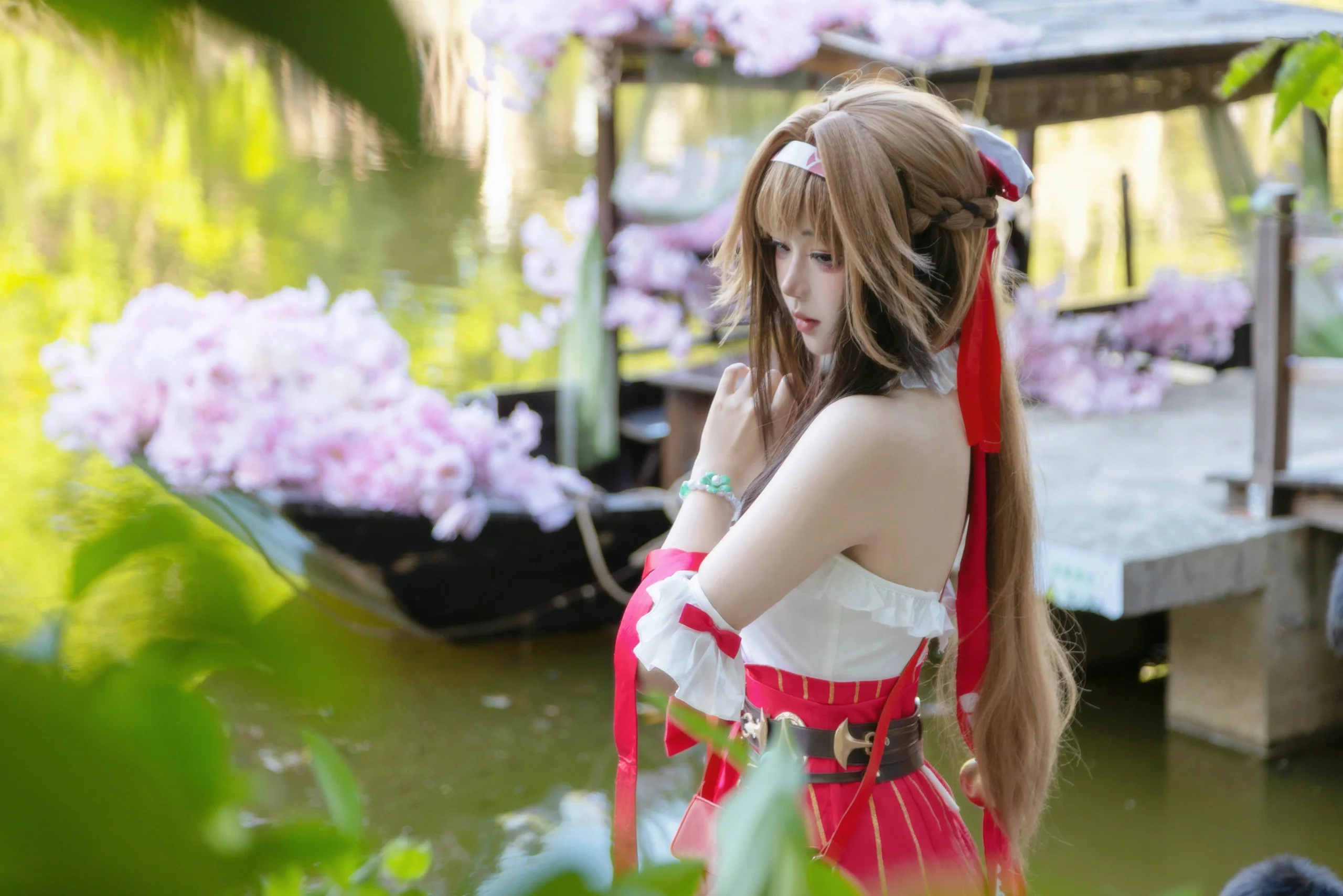 【叶瞬光cos】水边风景，绝区零里的片刻宁静 - 第 1 张