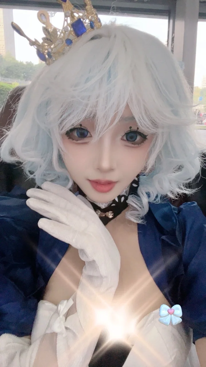 【芙宁娜cos】从车内到漫展，还原原神中的灵动时刻 - 第 2 张