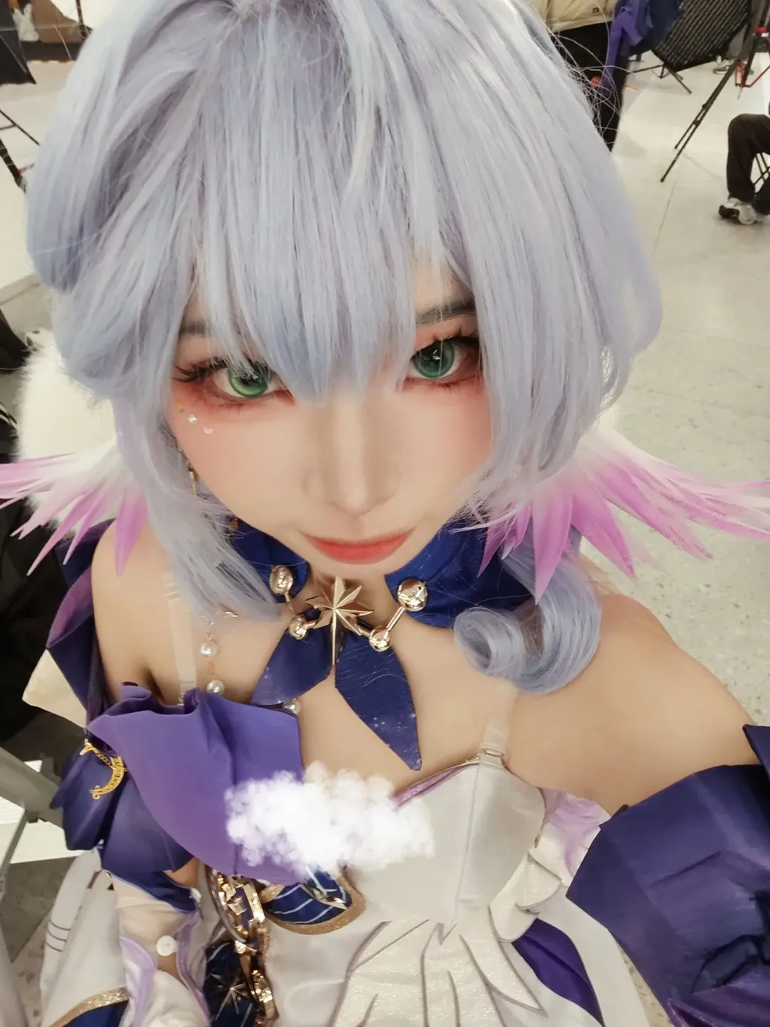 【知更鸟cos】星期日该看小鸟啦，崩坏星穹铁道的匹诺康尼巨星 - 第 1 张