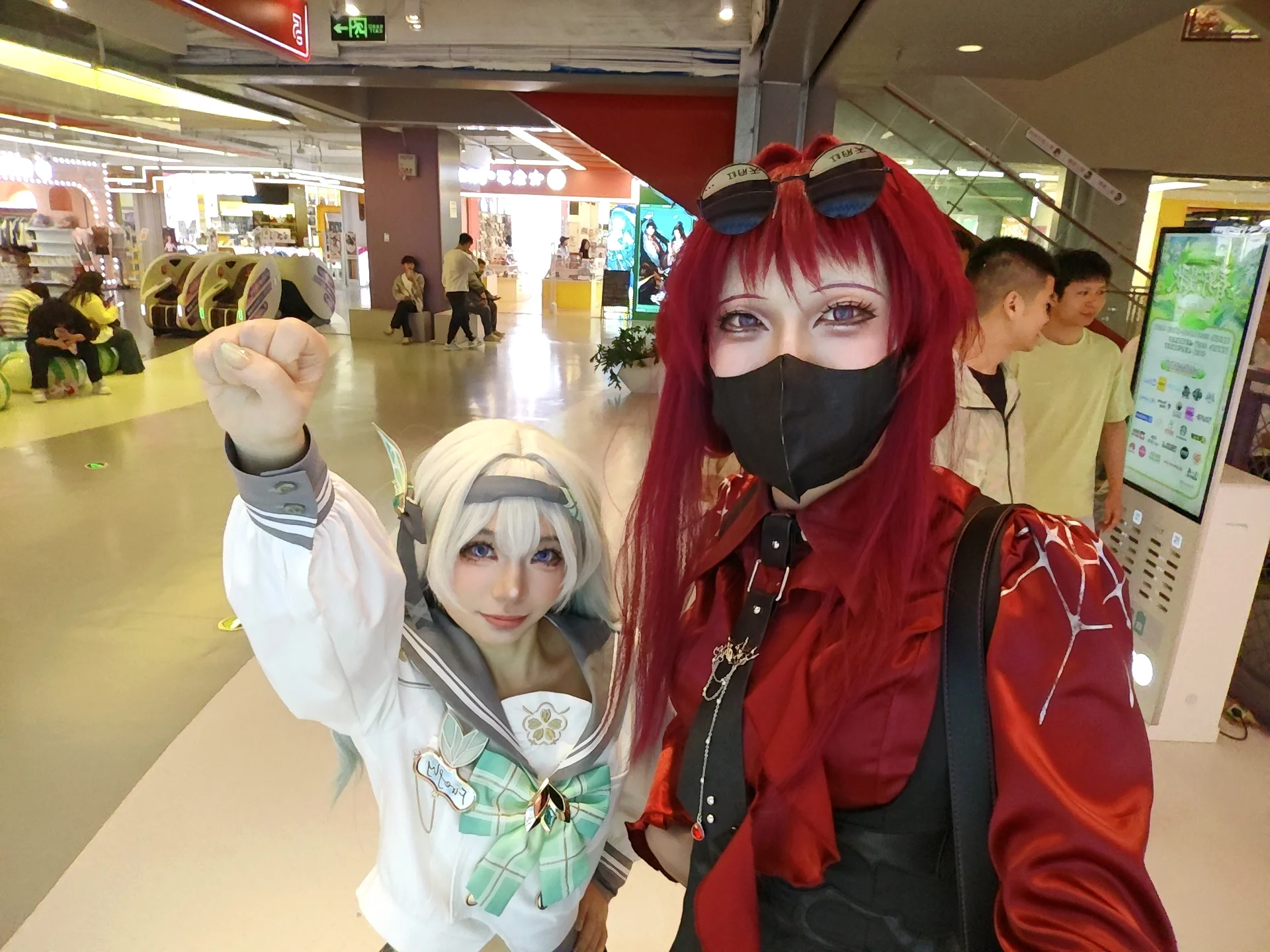 【卡芙卡cos】与流萤同游崩坏星穹铁道生日会现场 - 第 1 张