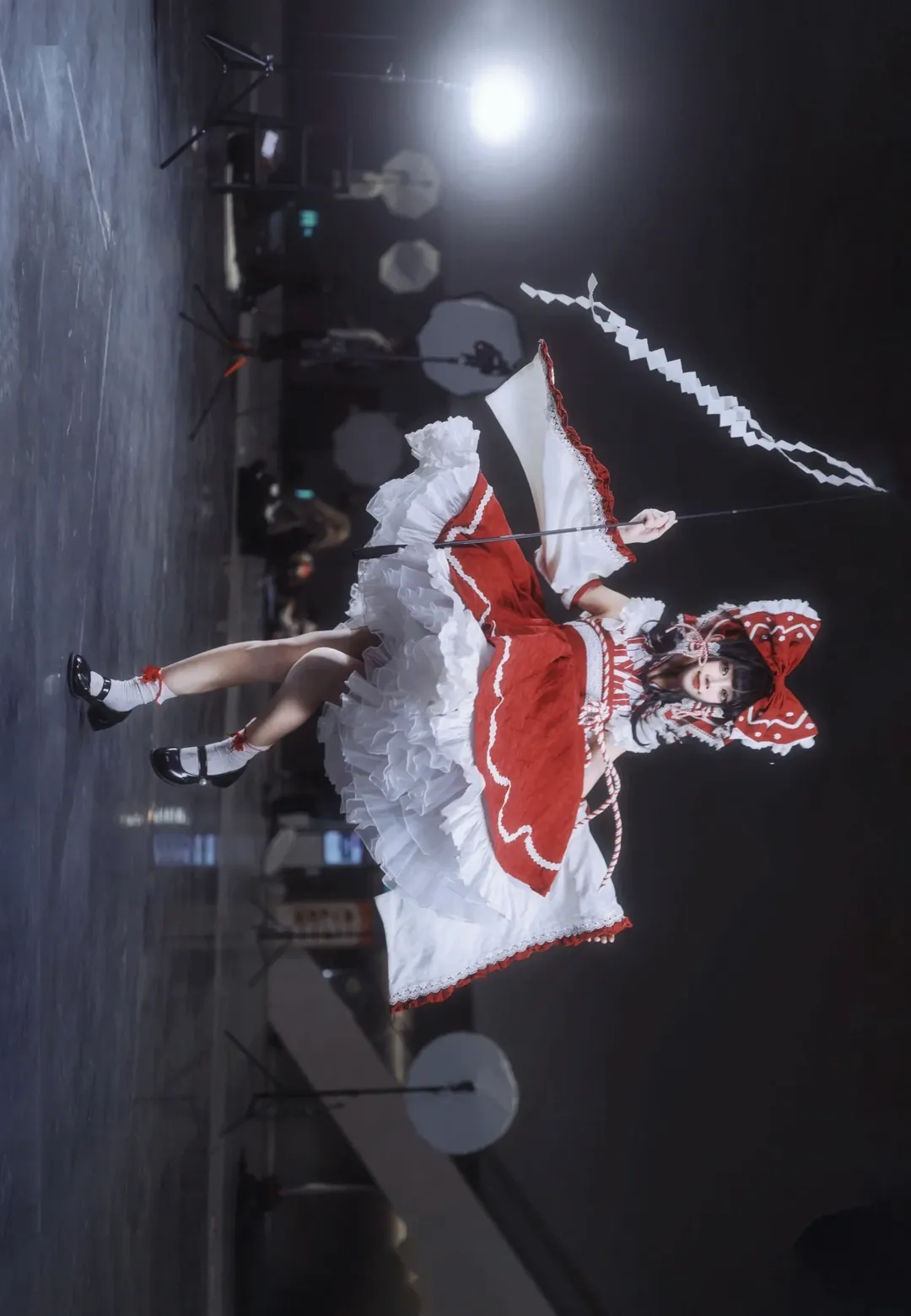 【灵梦cos】东方Project红白巫女漫展场照 - 第 1 张