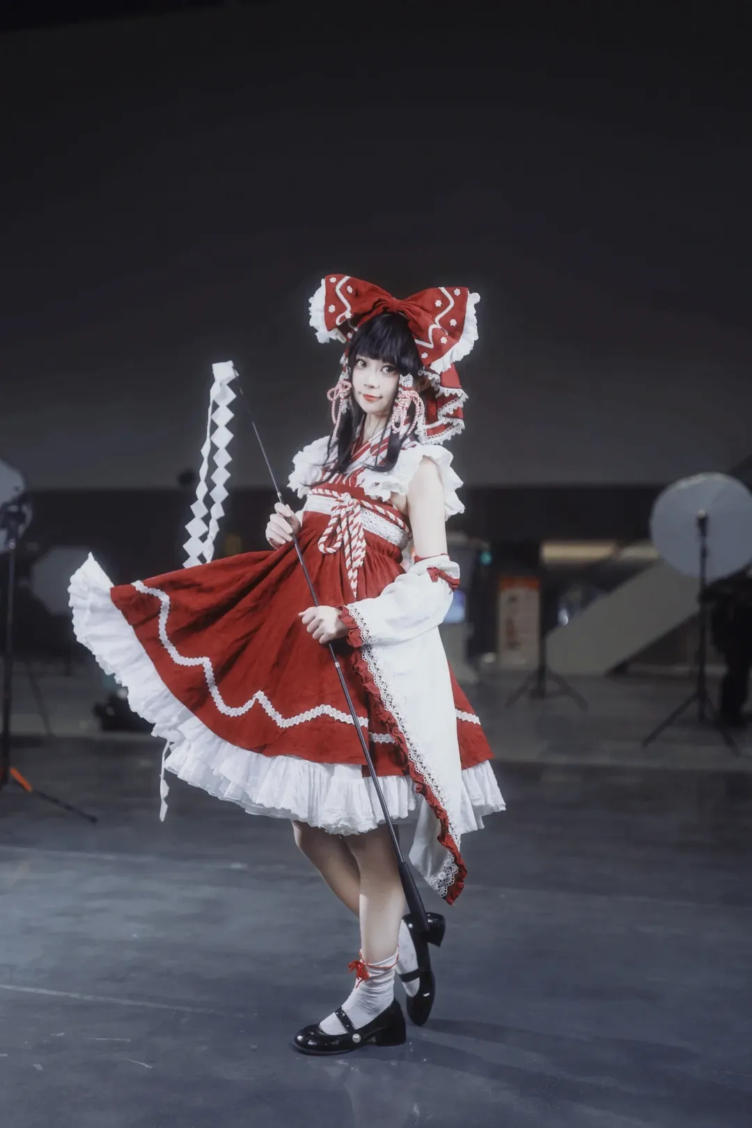 【灵梦cos】东方Project红白巫女漫展场照 - 第 2 张