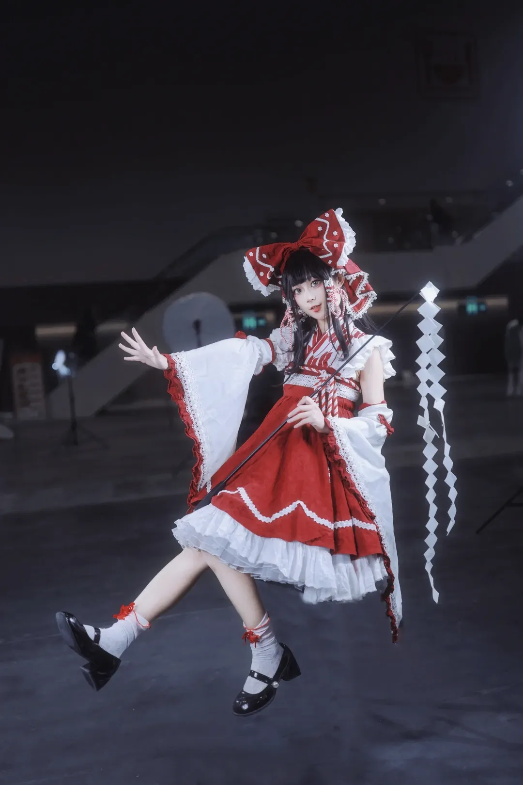 【灵梦cos】东方Project红白巫女漫展场照 - 第 5 张