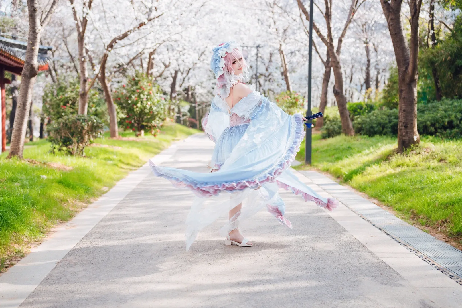 【西行寺幽幽子cos】樱花树下，亡灵少女的轻盈身影