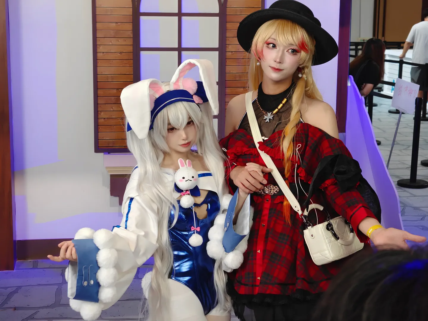 【アズールレーン ラフィー コスプレ＆能代 コスプレ】真夏の清涼祭での記念ツーショット、イベント写真で感じる素敵な空気感 - 4 枚目