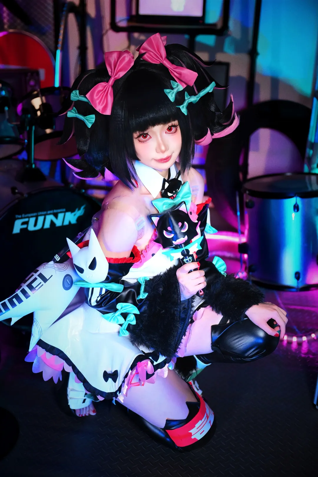 【妄想天使南宫羽cos】绝区零霓虹灯下的叛逆魅力